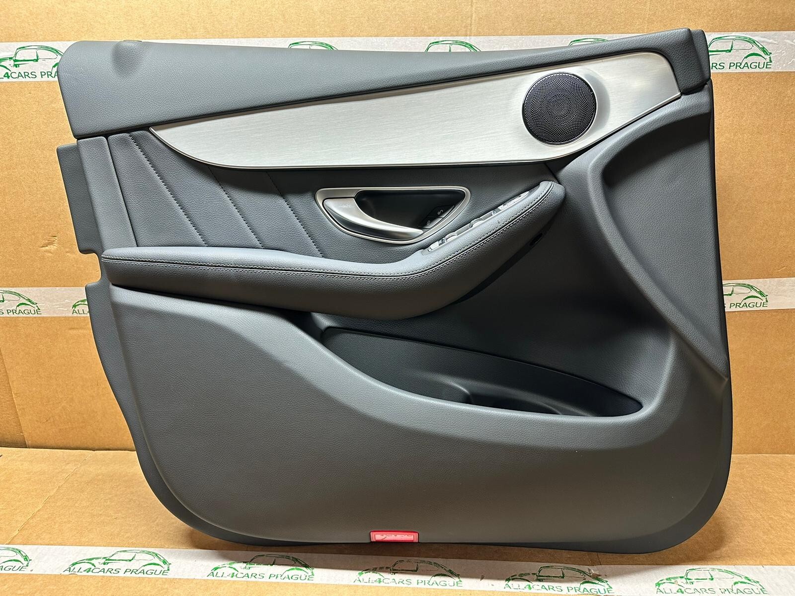 MERCEDES GLC X253 TÜRVERKLEIDUNG VORNE LINKS SCHWARZ A2057200595