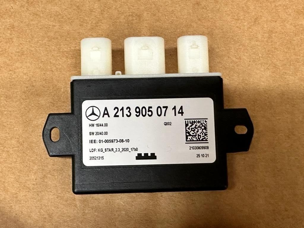 MERCEDES HECKSCHALTMODUL STEUERGERÄT ELEKTRISCHE HECKKLAPPE A2139050714 NEU - Obrázek 3