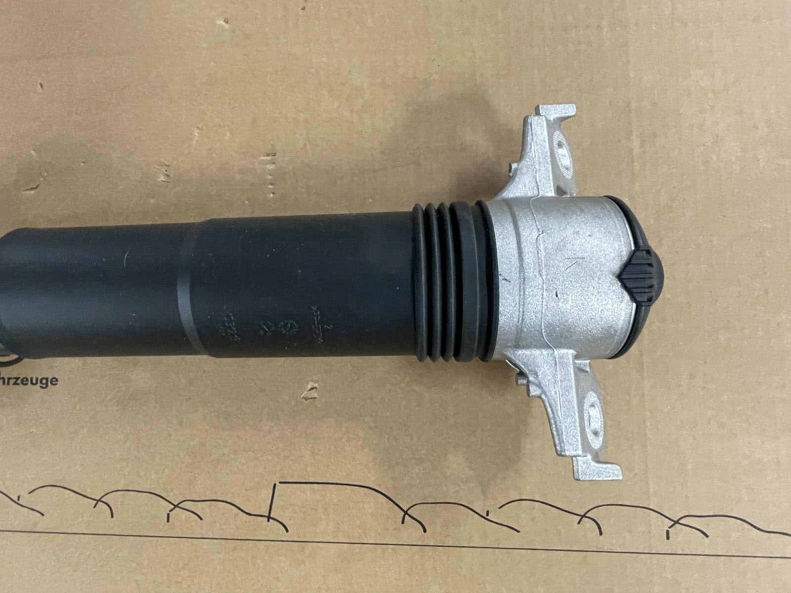 PORSCHE CAYENNE 9YA-2 STOSSDÄMPFER ELEKTRISCH HINTEN RECHTS 9Y0513028F ORIG NEU - Obrázek 14