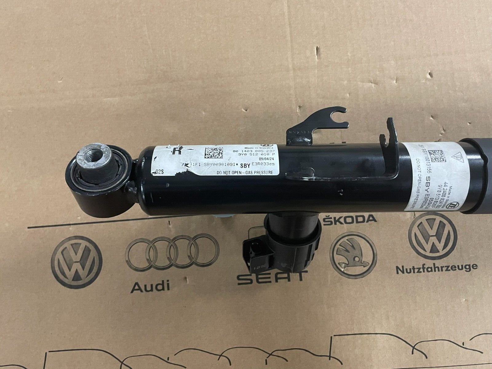 PORSCHE CAYENNE 9YA-2 STOSSDÄMPFER ELEKTRISCH HINTEN RECHTS 9Y0513028F ORIG NEU - Obrázek 23