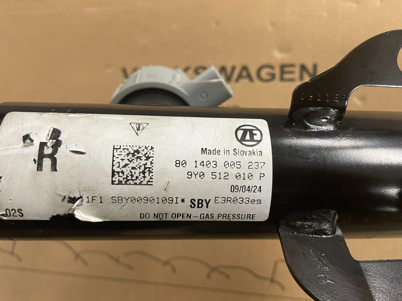 PORSCHE CAYENNE 9YA-2 STOSSDÄMPFER ELEKTRISCH HINTEN RECHTS 9Y0513028F ORIG NEU - Obrázek 4