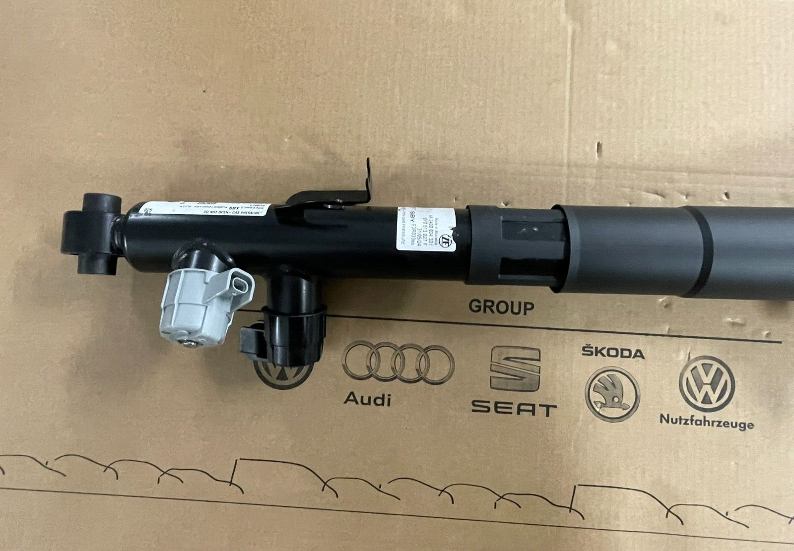 PORSCHE CAYENNE 9YA-2 STOSSDÄMPFER ELEKTRISCH HINTERACHSE LINKS 9Y0513027F NEU - Obrázek 15