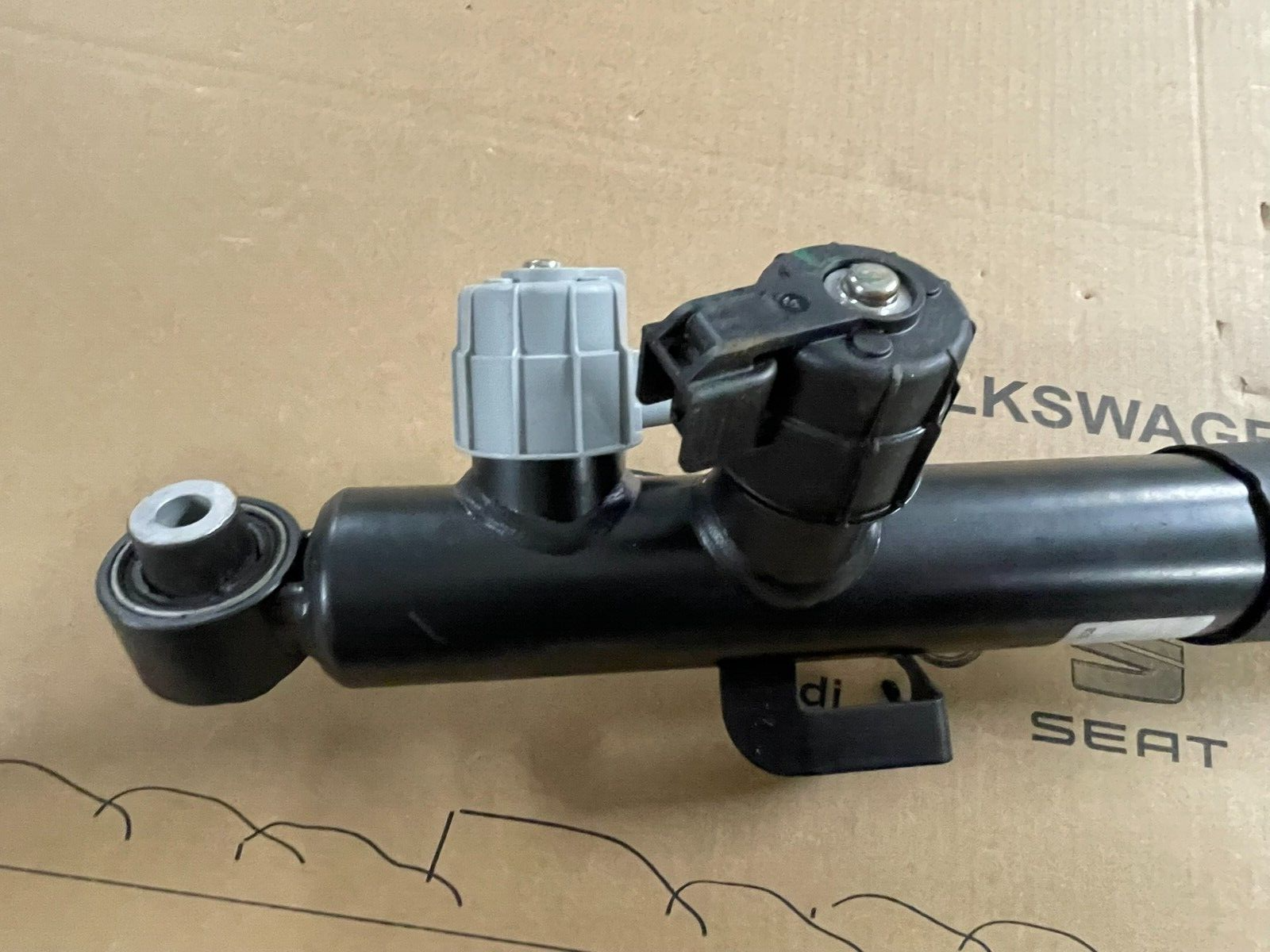 PORSCHE CAYENNE 9YA-2 STOSSDÄMPFER ELEKTRISCH HINTERACHSE LINKS 9Y0513027F NEU - Obrázek 18