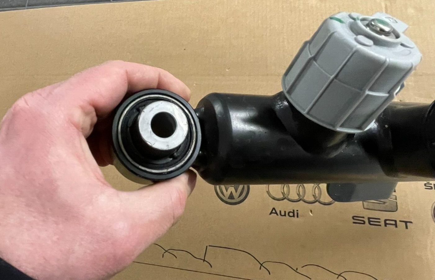 PORSCHE CAYENNE 9YA-2 STOSSDÄMPFER ELEKTRISCH HINTERACHSE LINKS 9Y0513027F NEU - Obrázek 19