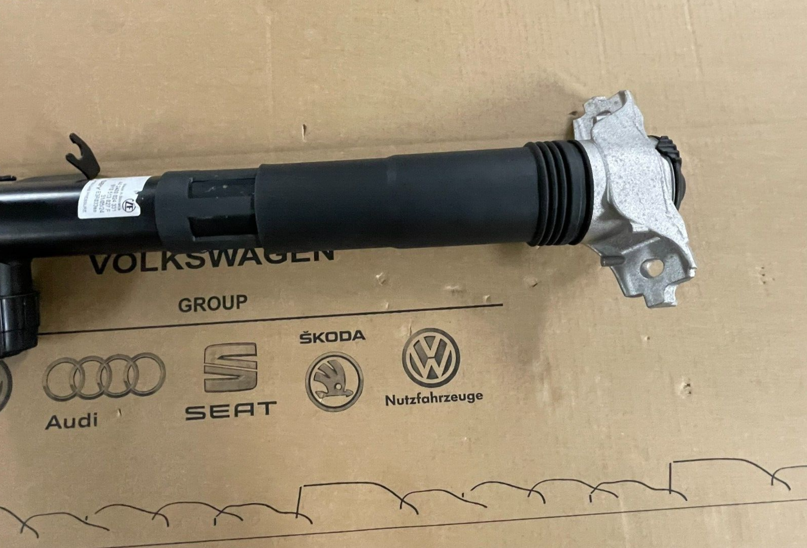 PORSCHE CAYENNE 9YA-2 STOSSDÄMPFER ELEKTRISCH HINTERACHSE LINKS 9Y0513027F NEU - Obrázek 20