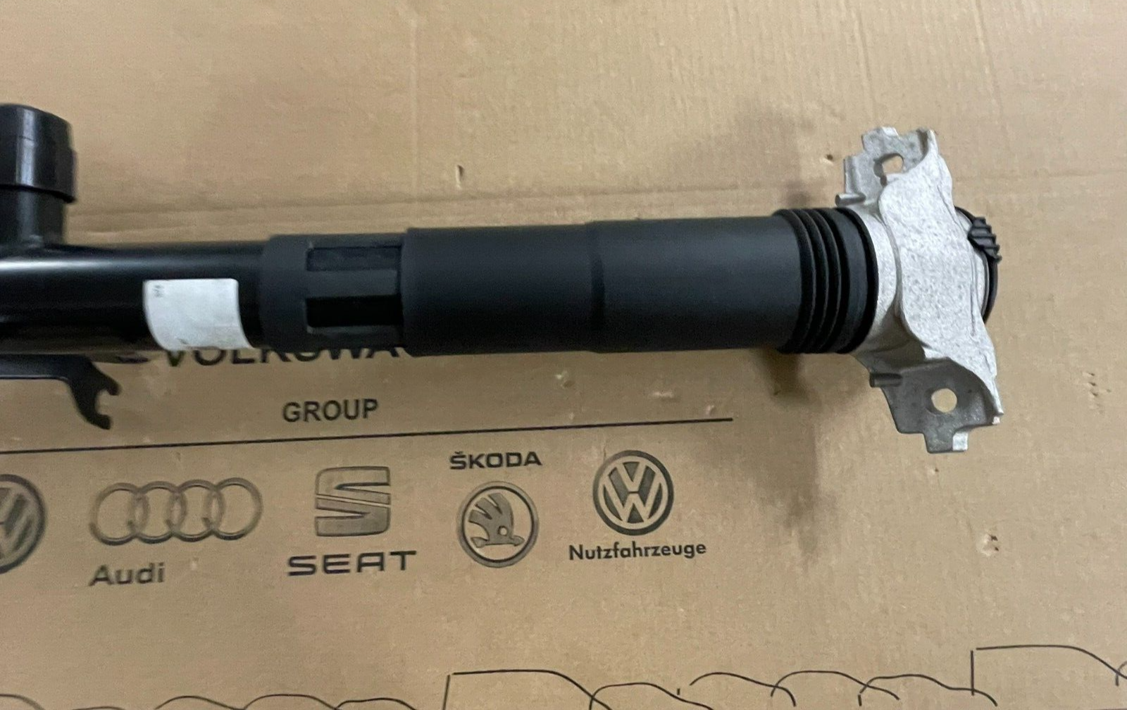 PORSCHE CAYENNE 9YA-2 STOSSDÄMPFER ELEKTRISCH HINTERACHSE LINKS 9Y0513027F NEU - Obrázek 23