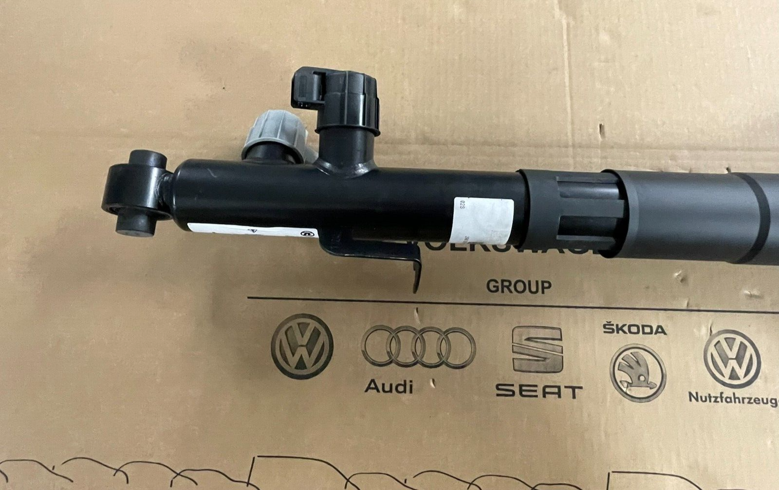 PORSCHE CAYENNE 9YA-2 STOSSDÄMPFER ELEKTRISCH HINTERACHSE LINKS 9Y0513027F NEU - Obrázek 24