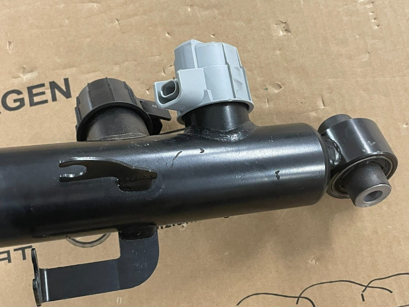 PORSCHE CAYENNE 9YA-2 STOSSDÄMPFER ELEKTRISCH HINTERACHSE LINKS 9Y0513027F NEU - Obrázek 16