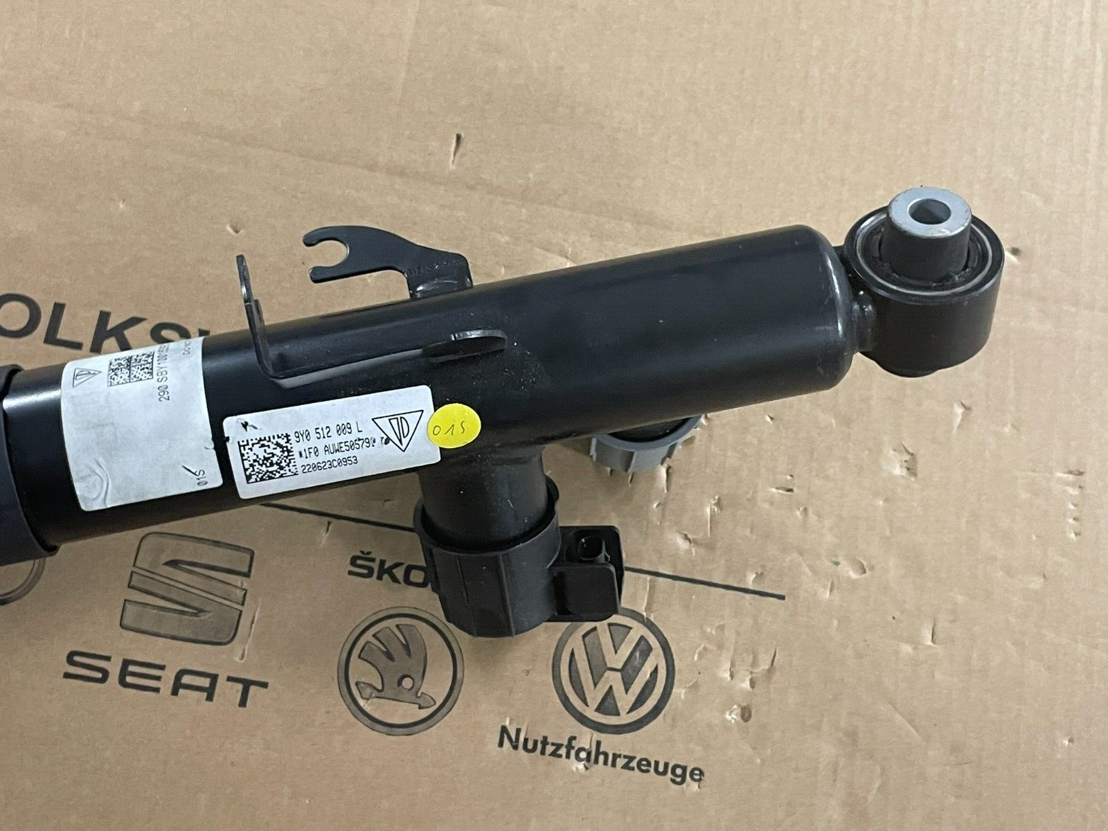 PORSCHE CAYENNE 9YA-2 STOSSDÄMPFER ELEKTRISCH HINTERACHSE LINKS 9Y0513027F NEU - Obrázek 17