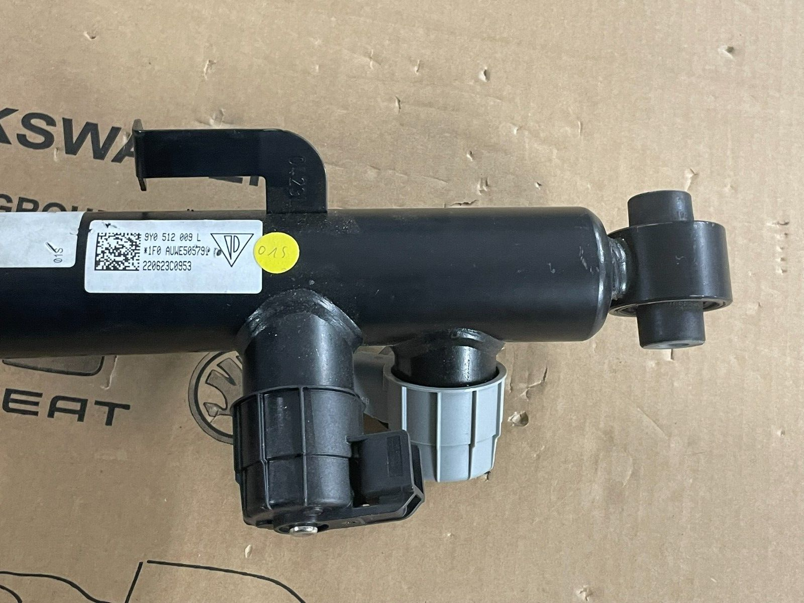 PORSCHE CAYENNE 9YA-2 STOSSDÄMPFER ELEKTRISCH HINTERACHSE LINKS 9Y0513027F NEU - Obrázek 20