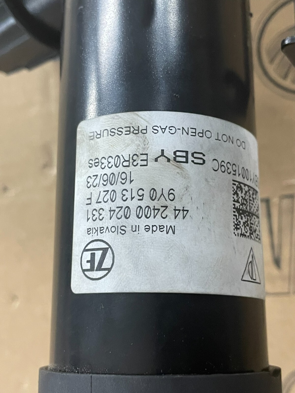 PORSCHE CAYENNE 9YA-2 STOSSDÄMPFER ELEKTRISCH HINTERACHSE LINKS 9Y0513027F NEU - Obrázek 3