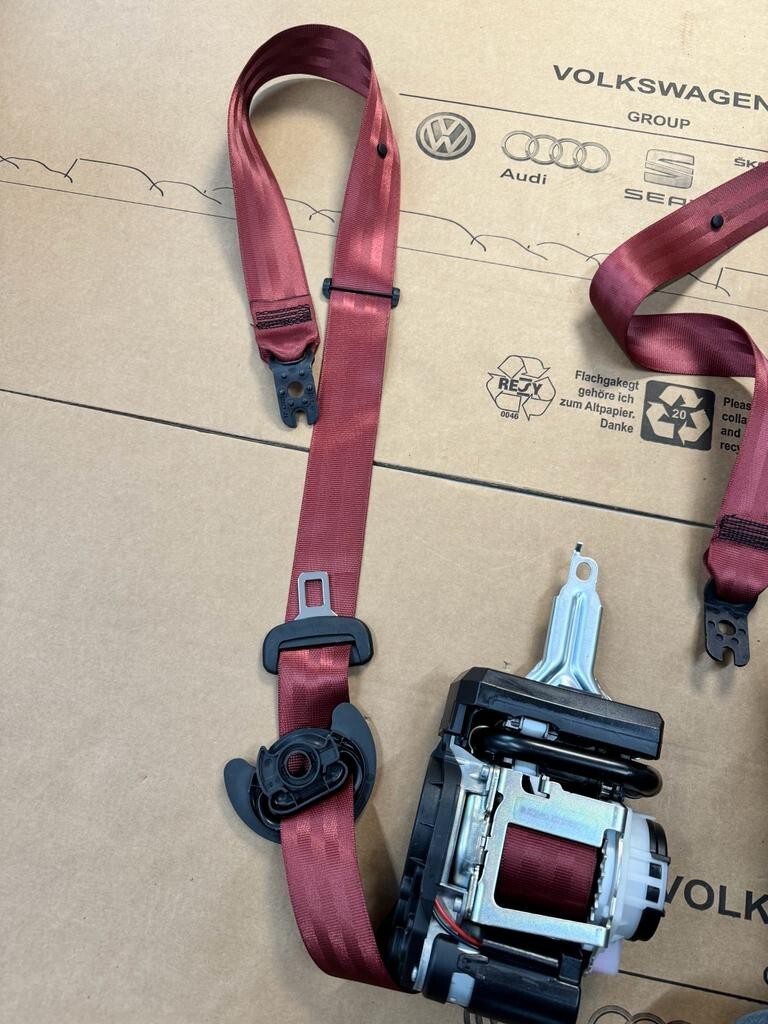 PORSCHE CAYENNE SICHERHEITSGURTEN FRONT 9Y0857706J 9Y0857705J RED COLOR ORIG.NEU - Obrázek 4