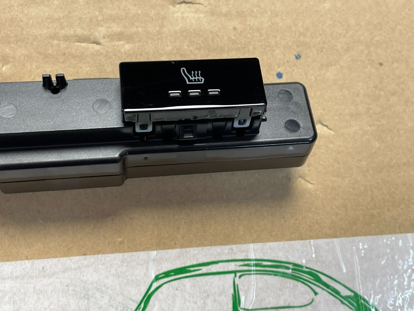 PORSCHE TAYCAN SCHALTER SITZHEIZUNG HINTEN 9J1919709B FAST NEU DEM V TEST WAGEN - Obrázek 11