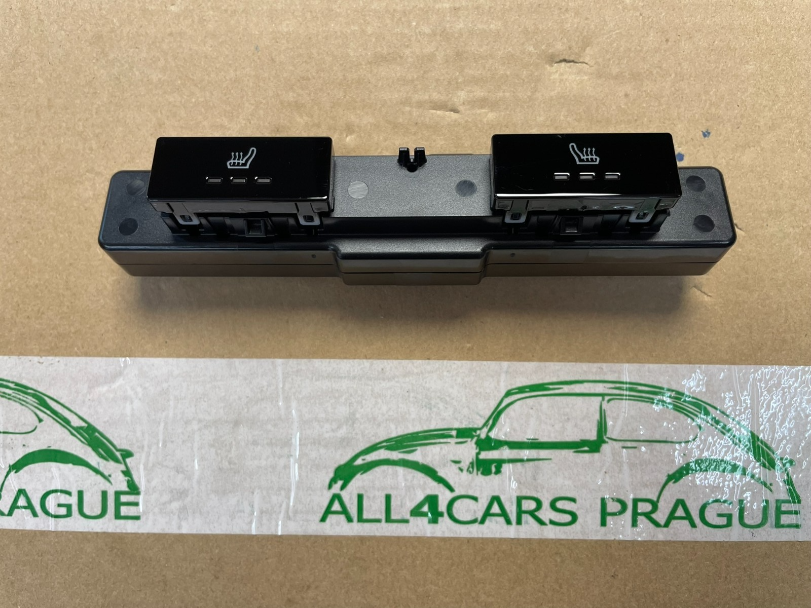 PORSCHE TAYCAN SCHALTER SITZHEIZUNG HINTEN 9J1919709B FAST NEU DEM V TEST WAGEN