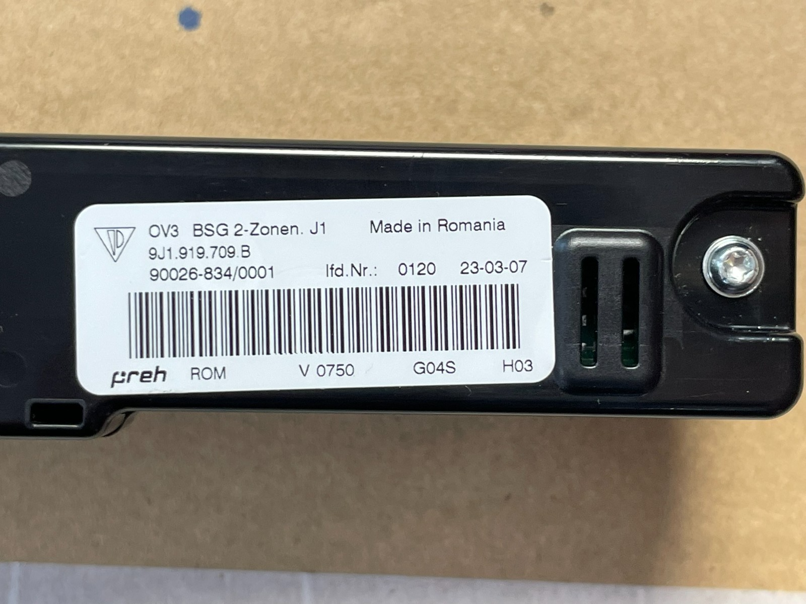 PORSCHE TAYCAN SCHALTER SITZHEIZUNG HINTEN 9J1919709B FAST NEU DEM V TEST WAGEN - Obrázek 3