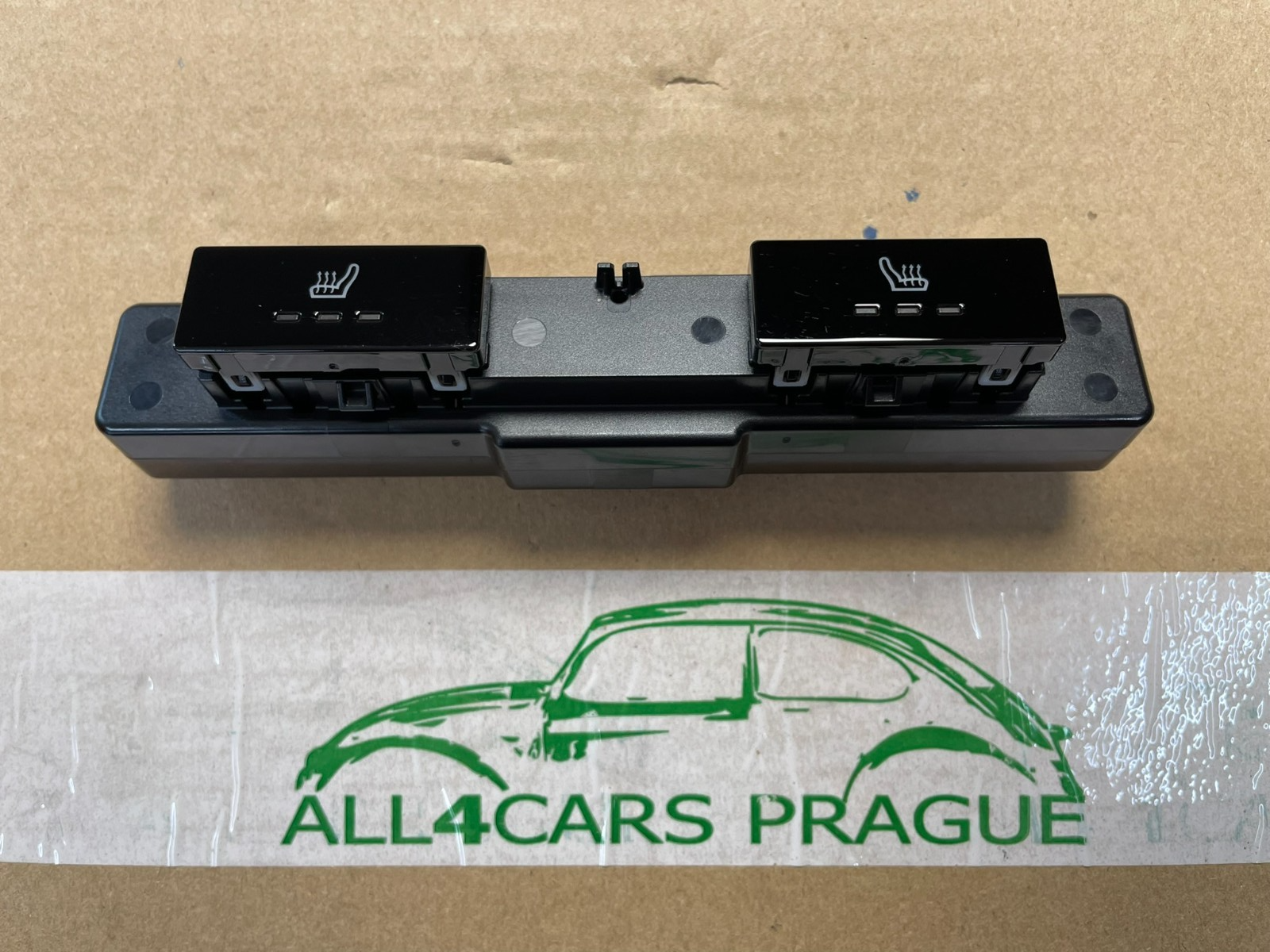 PORSCHE TAYCAN SCHALTER SITZHEIZUNG HINTEN 9J1919709B FAST NEU DEM V TEST WAGEN