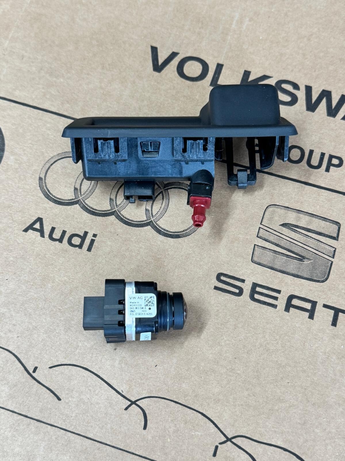 SEAT RÜCKFAHRKAMERA HECKKLAPPE REAR HANDLE CAMERA 5E3827566A + 5R3980568B NEU - Obrázek 4