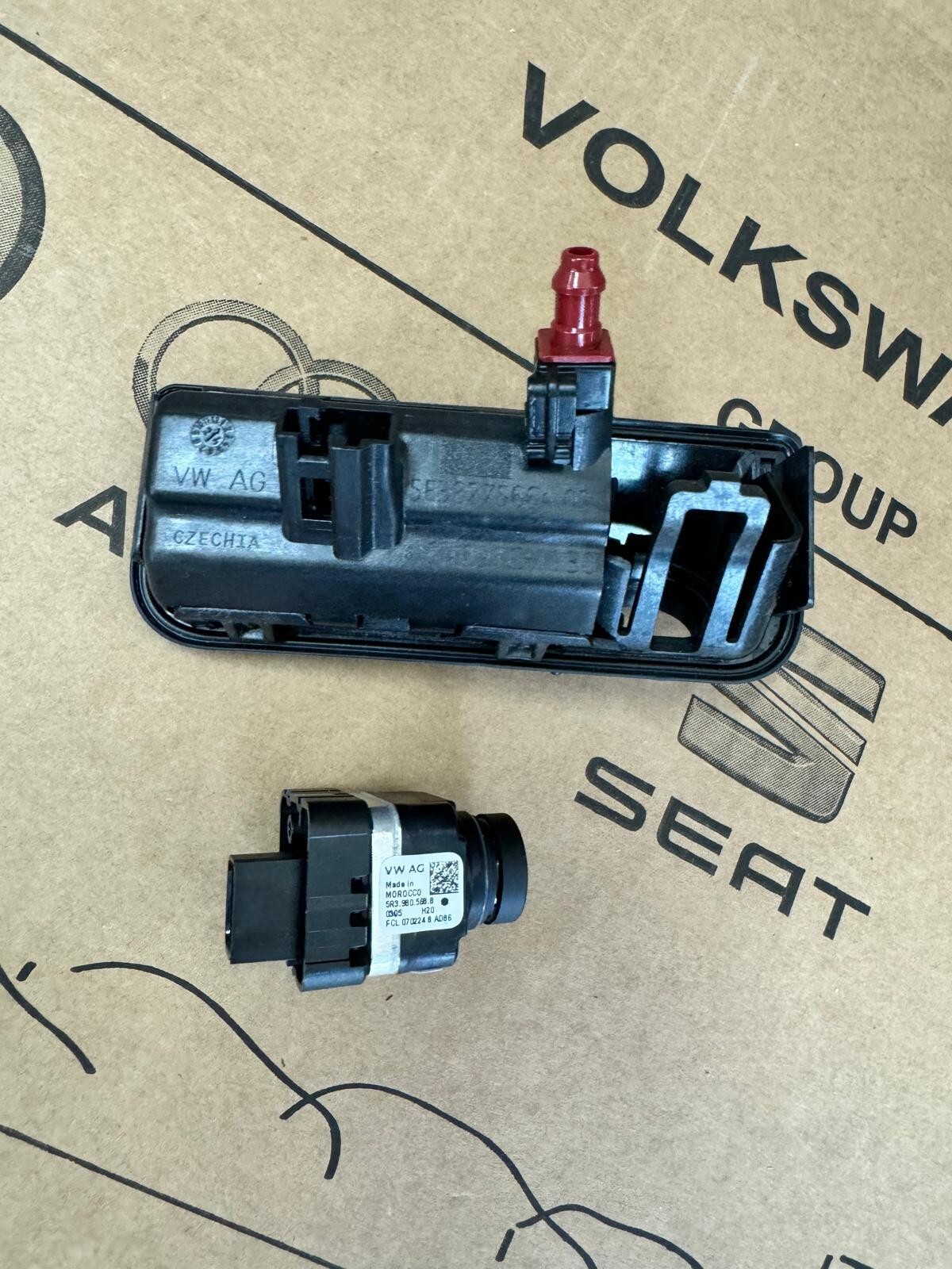 SEAT RÜCKFAHRKAMERA HECKKLAPPE REAR HANDLE CAMERA 5E3827566A + 5R3980568B NEU - Obrázek 10
