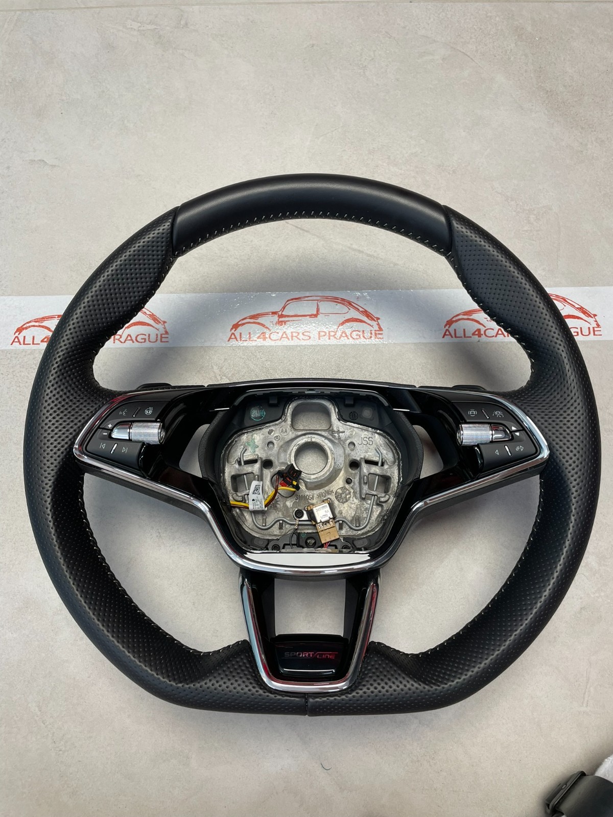 ŠKODA OCTAVIA IV 5E3 SPORT-LINE LENKRAD BEHEIZT ABGEFLACHT GELOCHT 5E3419093BB