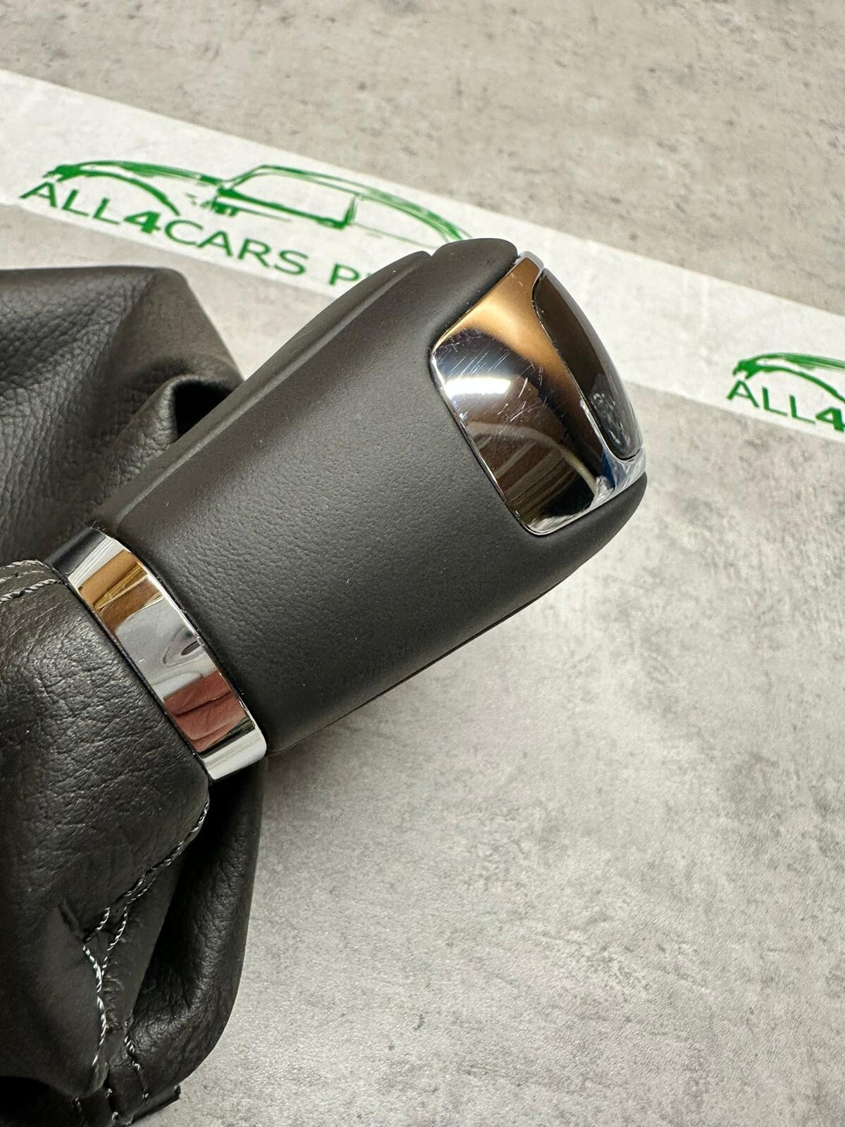 SKODA SUPERB II LEDER 6 GANG SCHALTHEBEL 3T0711113N ORIG.SKODA TEIL - Obrázek 5