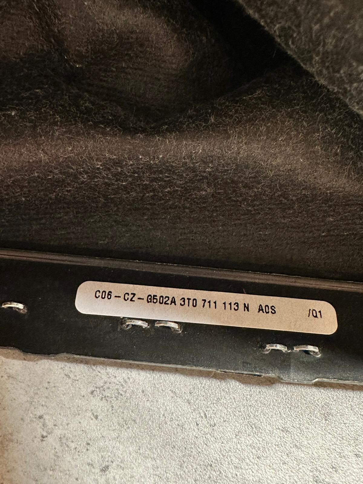 SKODA SUPERB II LEDER 6 GANG SCHALTHEBEL 3T0711113N ORIG.SKODA TEIL - Obrázek 8