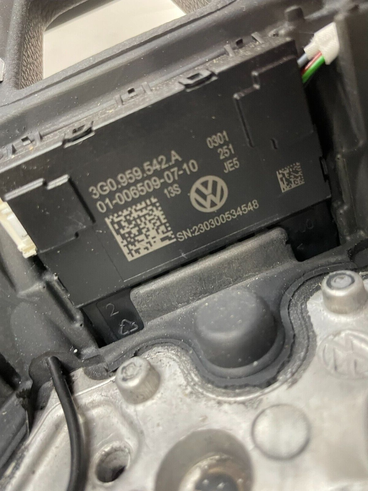 VW PASSAT ARTEON...SPORT LEDER LENKRAD 2G0419089E FAST NEU TEIL DEM VOM TEST CAR - Obrázek 3