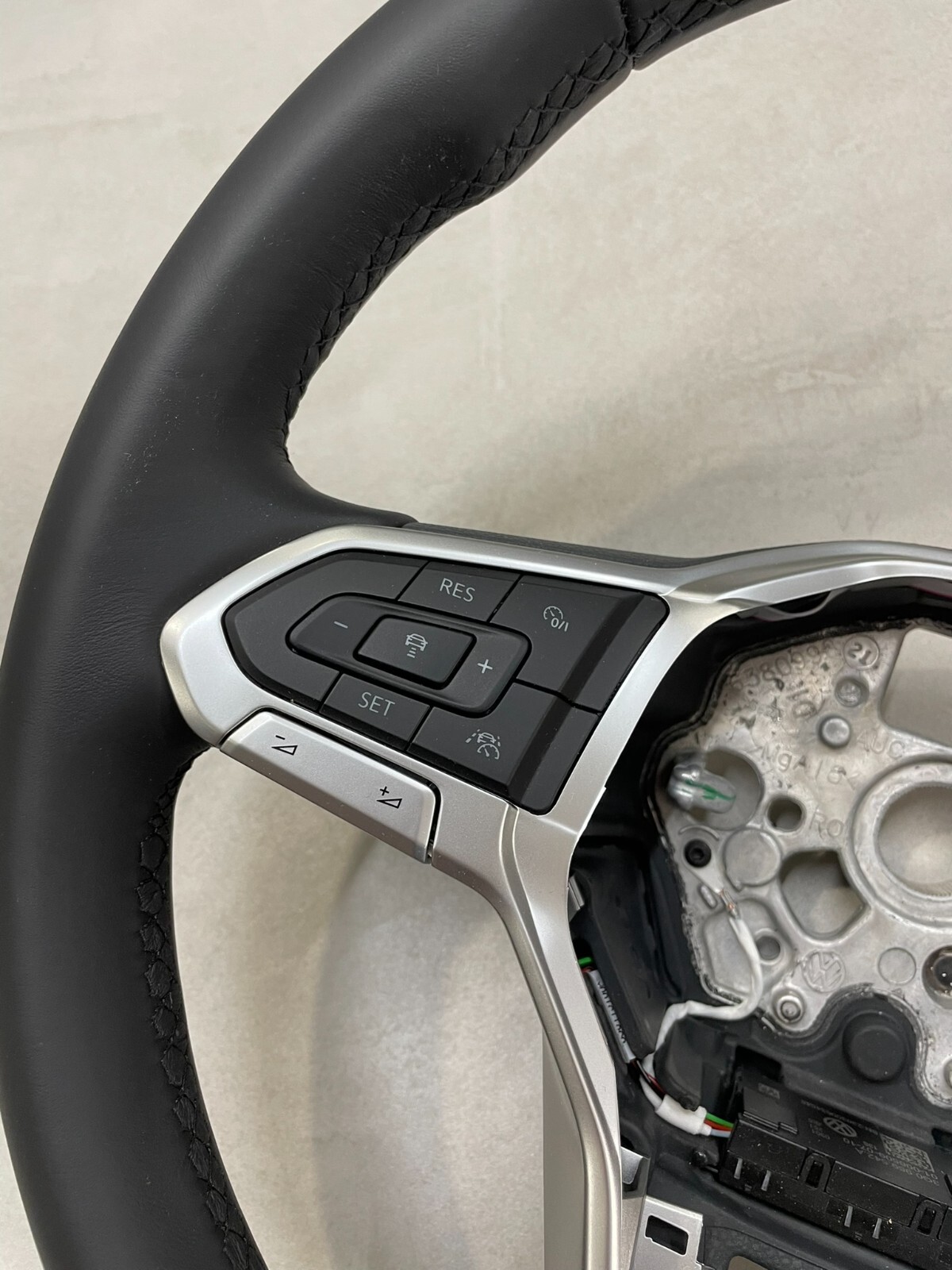 VW PASSAT ARTEON...SPORT LEDER LENKRAD 2G0419089E FAST NEU TEIL DEM VOM TEST CAR - Obrázek 6