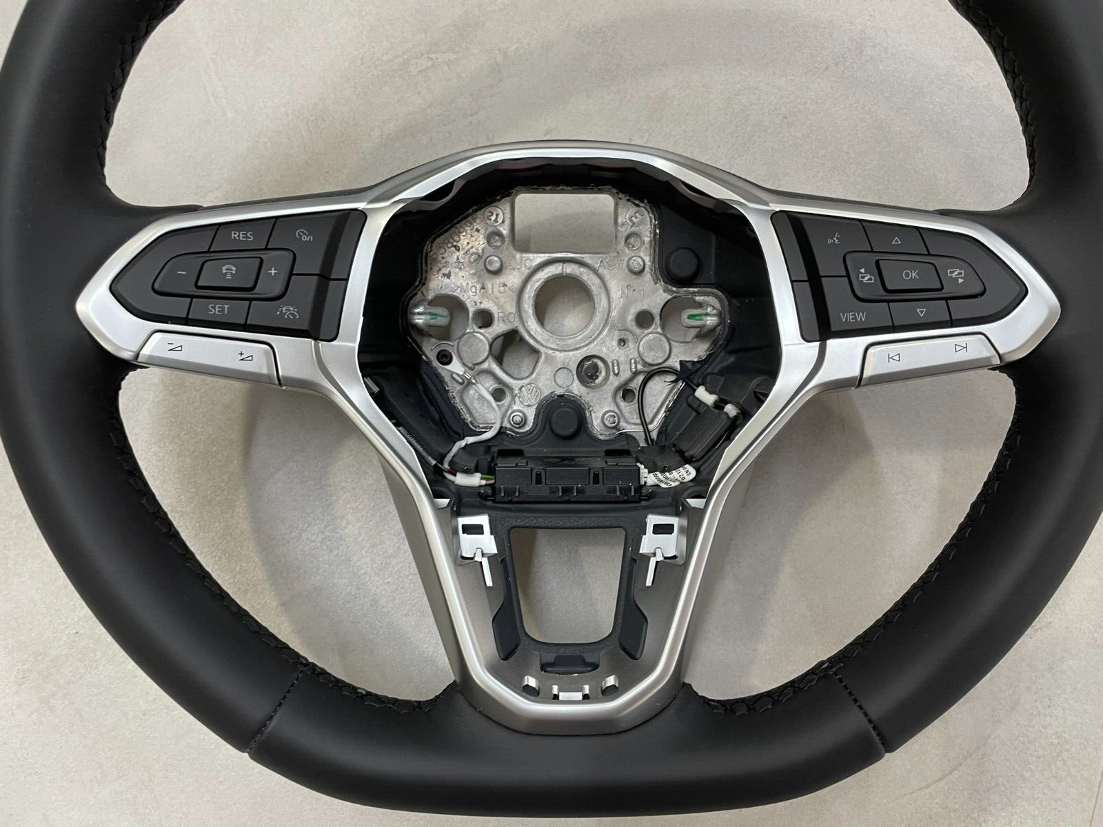 VW PASSAT ARTEON...SPORT LEDER LENKRAD 2G0419089E FAST NEU TEIL DEM VOM TEST CAR - Obrázek 7