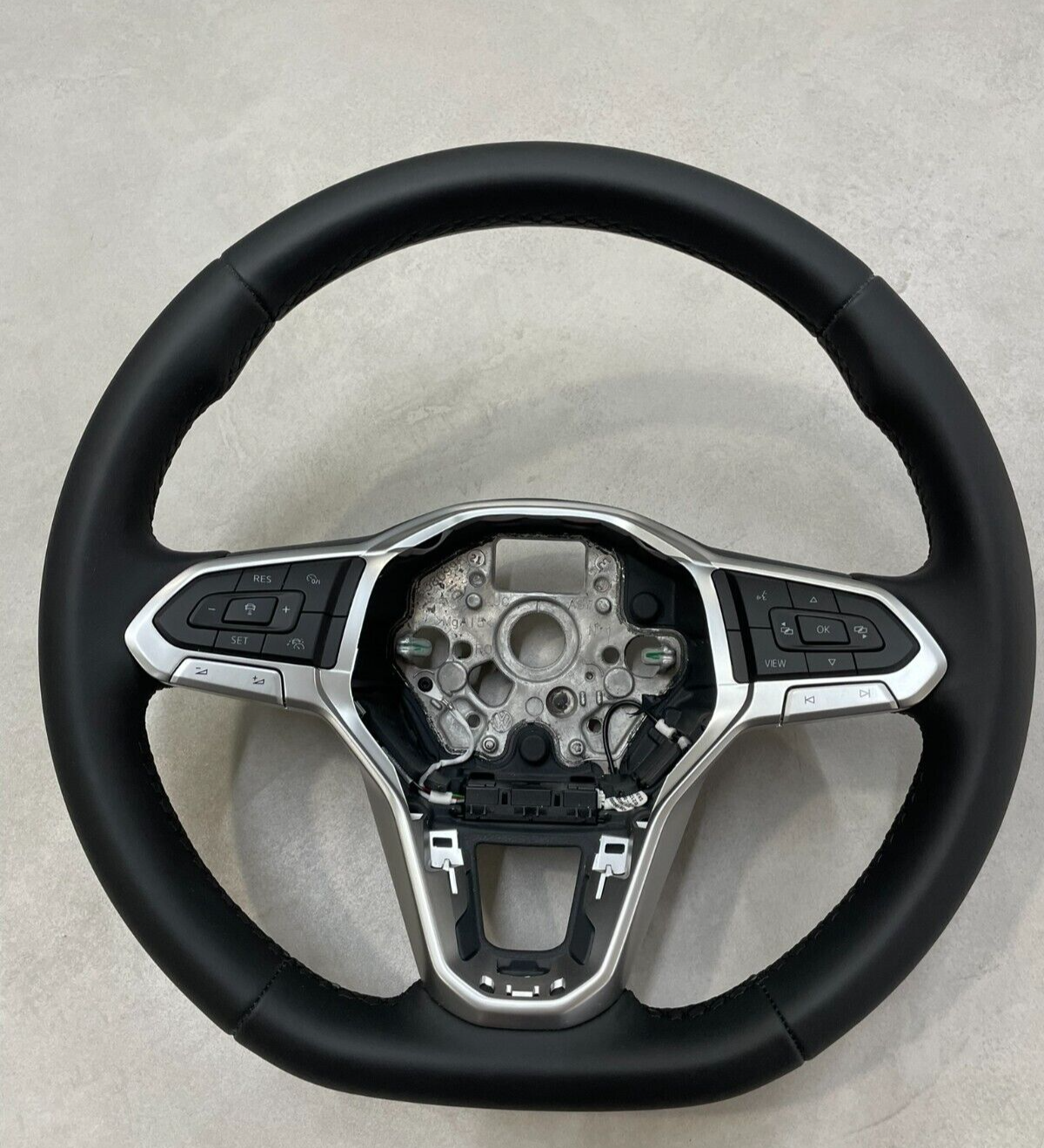 VW PASSAT ARTEON...SPORT LEDER LENKRAD 2G0419089E FAST NEU TEIL DEM VOM TEST CAR