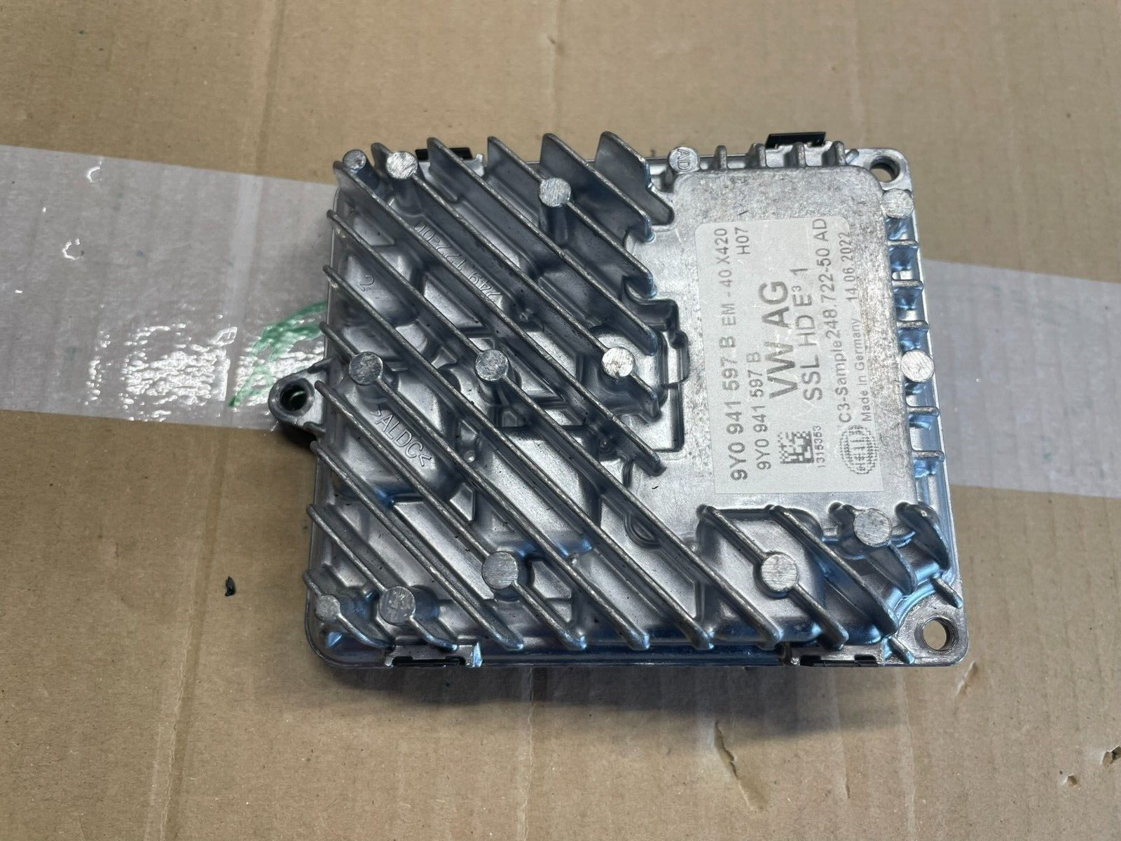 VW TIGUAN 2024 SCHEINWERFER STEUERGERÄT 9Y0941597B DEMONT VOM TEST WAGEN ORIG VW - Obrázek 10