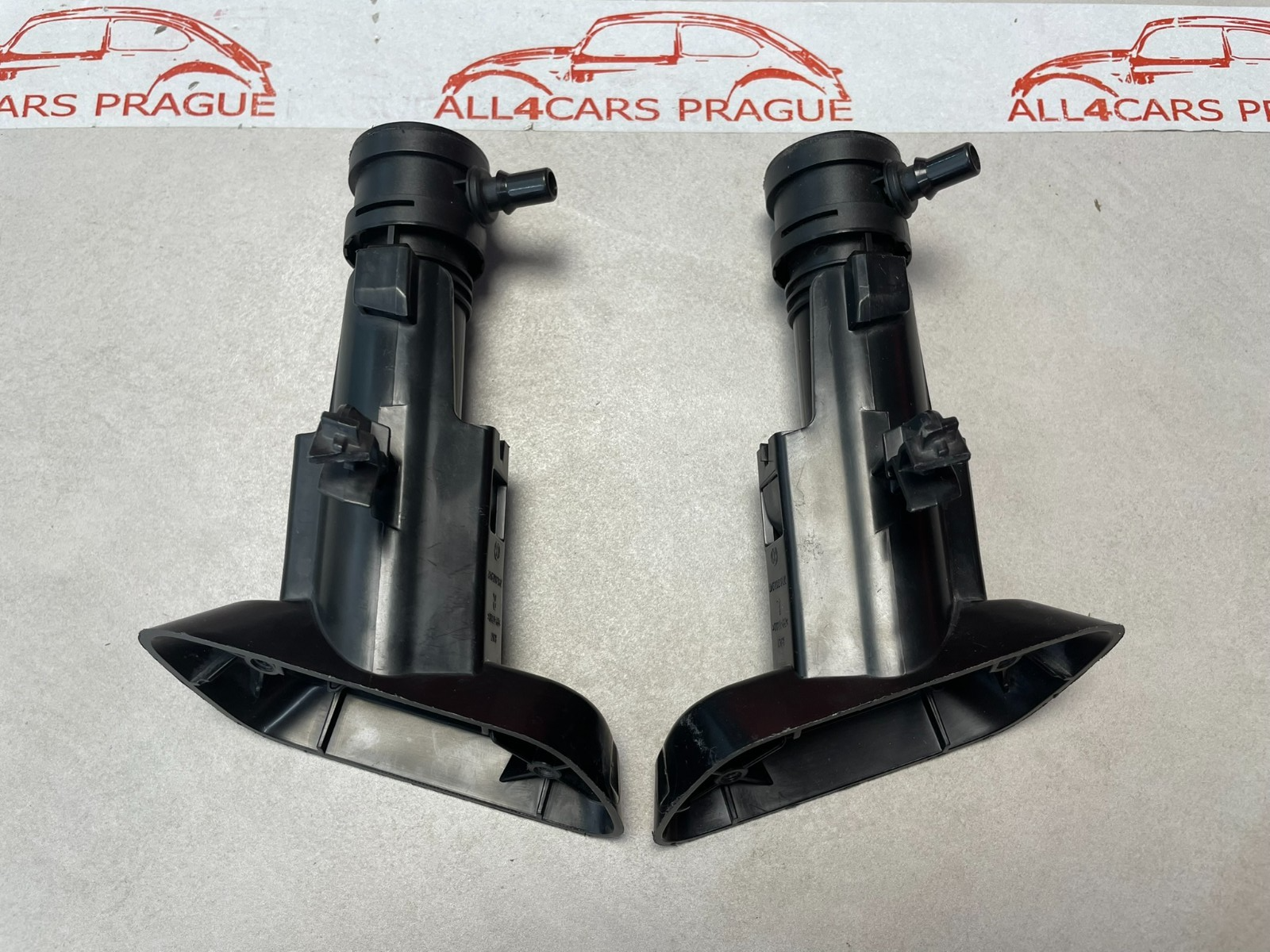 VW TOUAREG 7P HEADLIGHT WASHERS L+R 7P6955103A 7P6955104A 7P6807941 7P6807942 - Obrázek 3