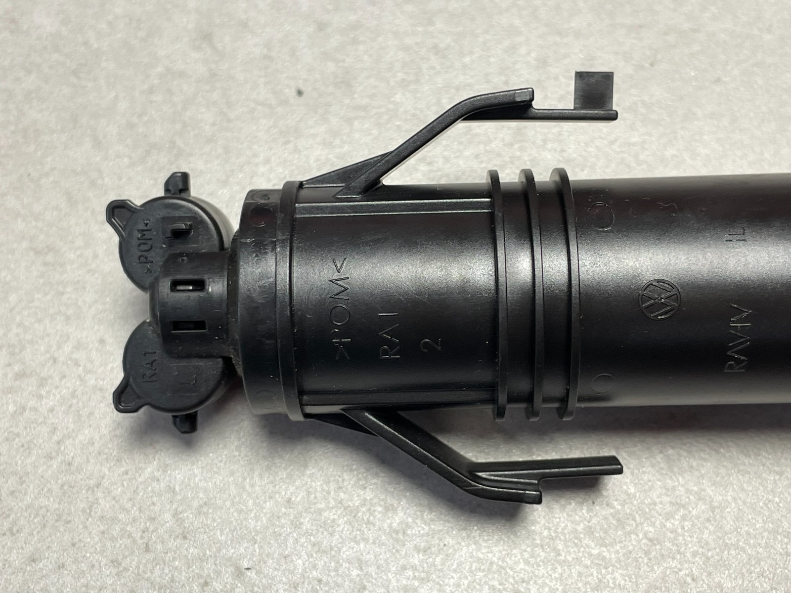 VW TOUAREG 7P HUBZYLINDER MIT DÜSENTRÄGER UND SPRITZDÜSE LINKS 7P6955103A ORIG. - Obrázek 3