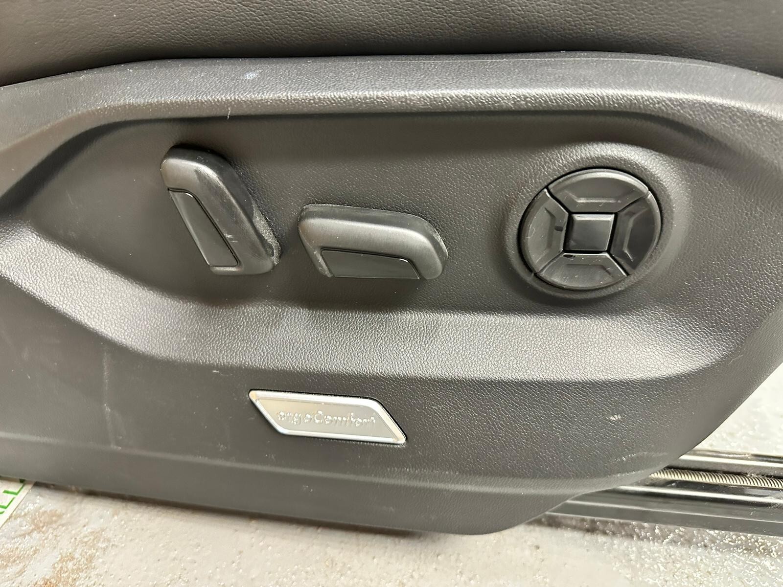 VW TOUAREG CR7 760 SITZE SPORT LEDER SITZEN SCHWARZ LEDER VON TEST WAGEN!! - Obrázek 17