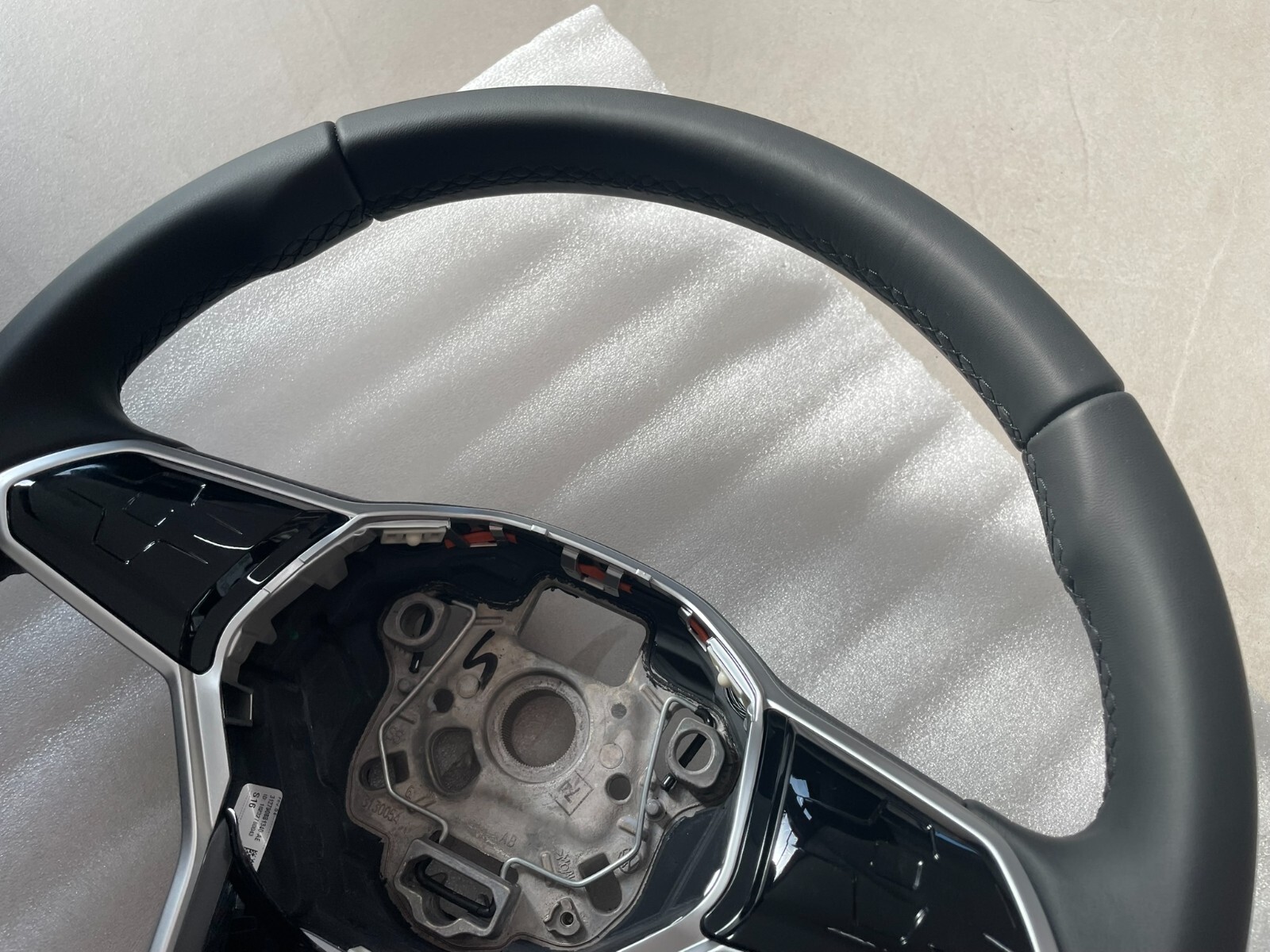 VW TOUAREG SPORT MULTIFUNKTIONS LENKRAD R 760419089P - NUR 2250 KM STAND ORIG VW - Obrázek 12
