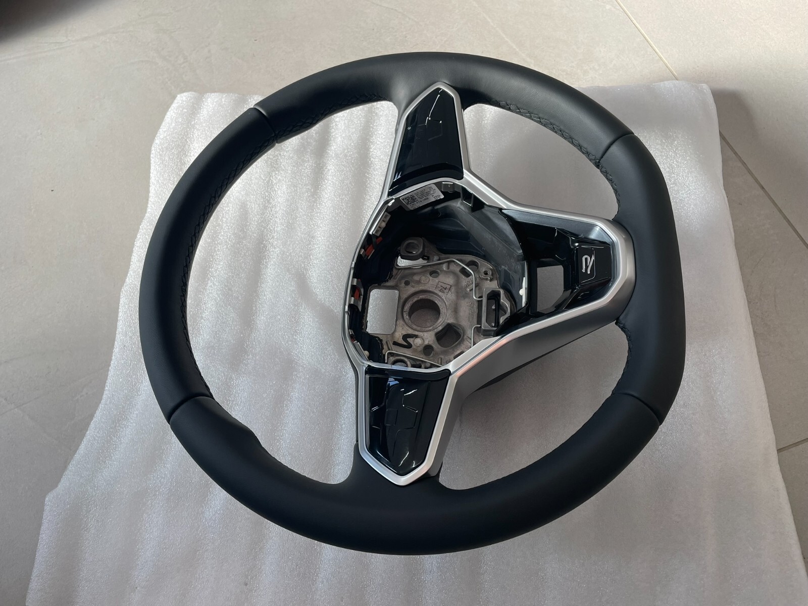 VW TOUAREG SPORT MULTIFUNKTIONS LENKRAD R 760419089P - NUR 2250 KM STAND ORIG VW - Obrázek 9