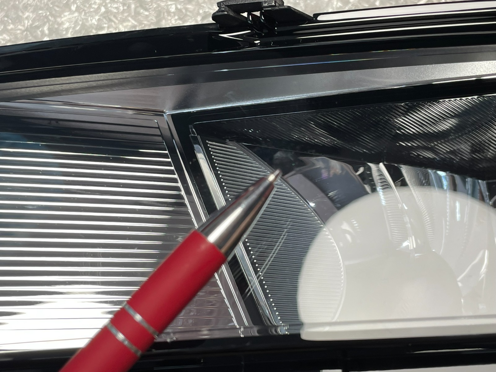 VW TOURAN 5TA NEBELSCHEINWERFER L+R 1046.001 L + 1046.002 R ORIGINAL ZKW NEU - Obrázek 13