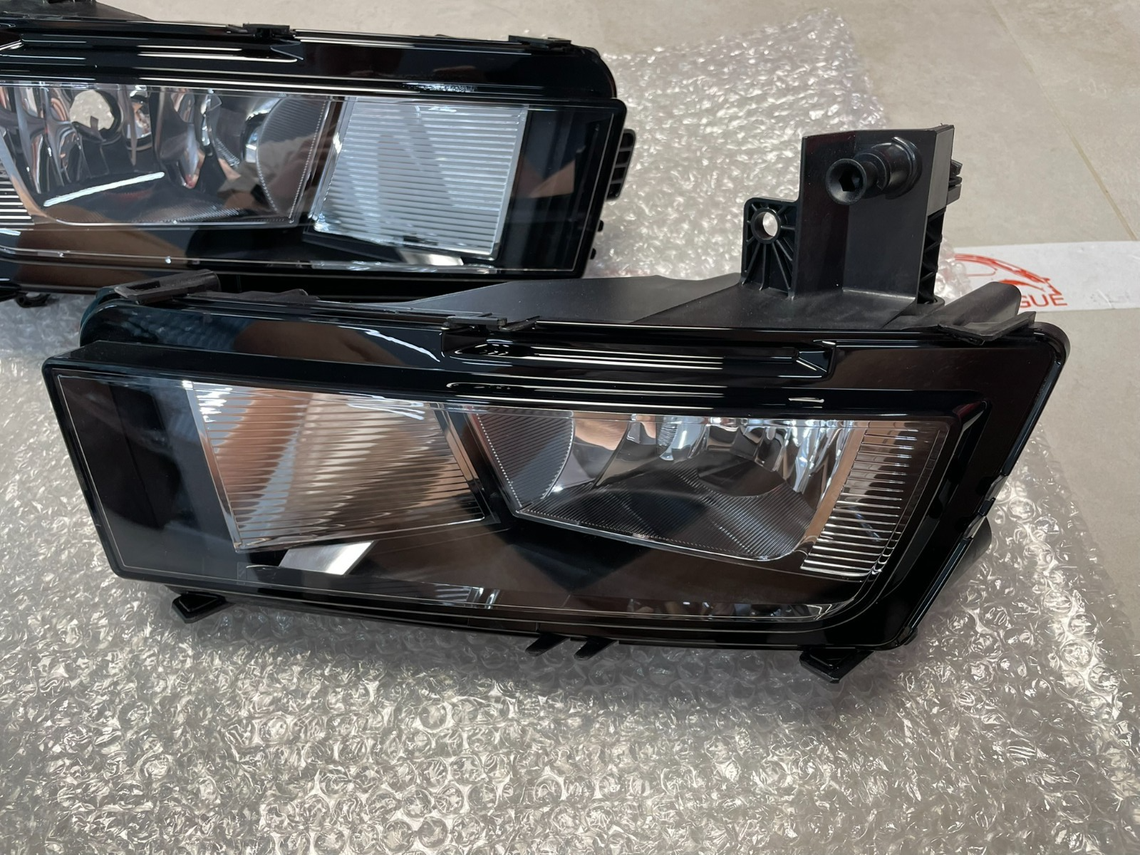 VW TOURAN 5TA NEBELSCHEINWERFER L+R 1046.001 L + 1046.002 R ORIGINAL ZKW NEU - Obrázek 6